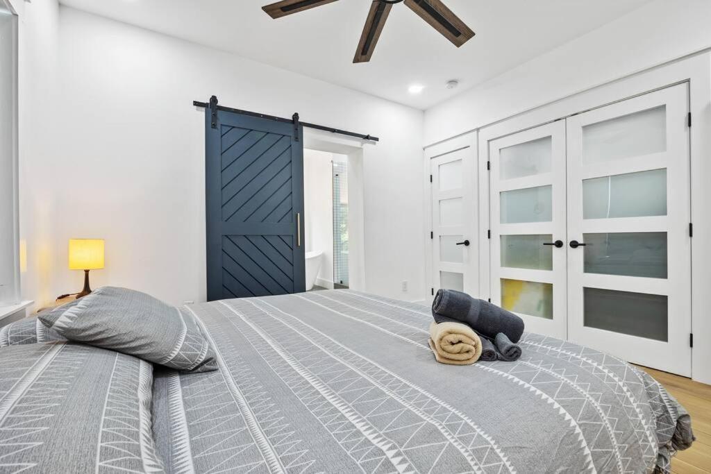 Designer Home: King Beds, Luxe Bath+Free Parking! Atlanta Esterno foto
