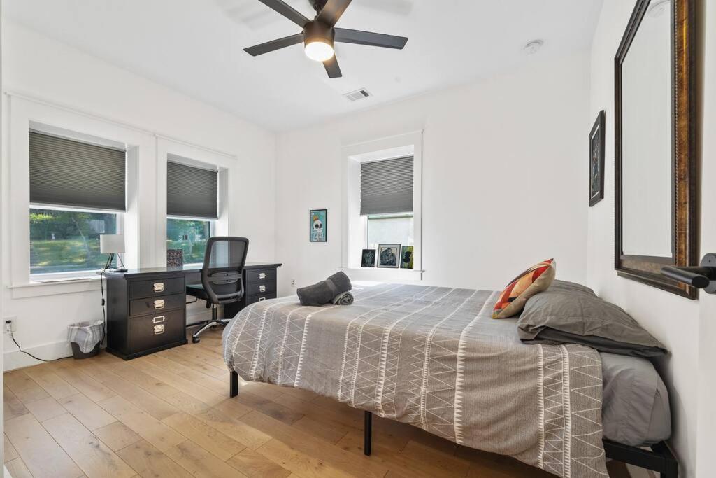 Designer Home: King Beds, Luxe Bath+Free Parking! Atlanta Esterno foto