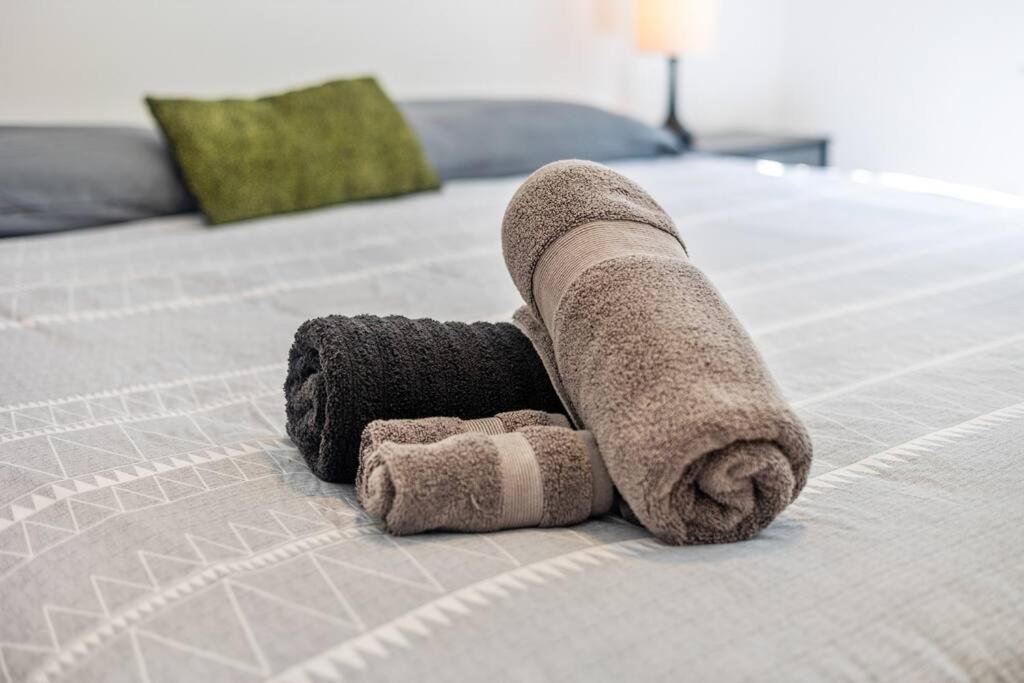 Designer Home: King Beds, Luxe Bath+Free Parking! Atlanta Esterno foto